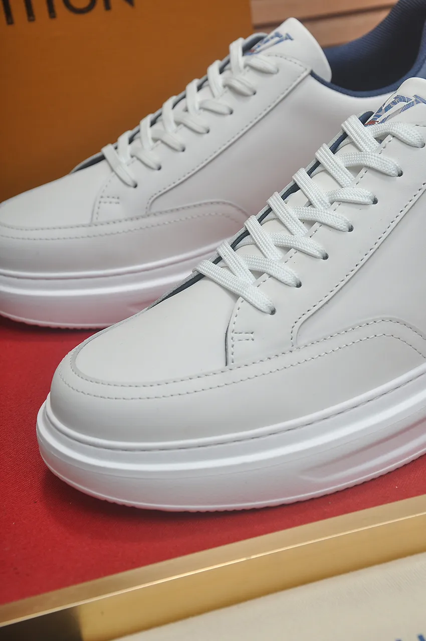 Men's men's shoes 💰640💶Original development, quality shipping, welcome to compare - LV sneaker series sports shoes introduce the loose silhouette of the ready-to-wear series into the spring and summer men's wear shows and make an eye-catching appearance. The cow leather upper is combined with rough fabric laces, and colorful beading highlights the brand's classic elements. LV letters mark the tongue and Monogram floral outsole. Mixed materials Made of top-grain cowhide, thick shoelace design, large Monogram print on the side, mesh lining and cotton feet, the comfort is as extreme as ever, premium heritage, quality first, worth owning! Size: Men’s 38-45 (45 is custom-made and cannot be returned or exchanged)